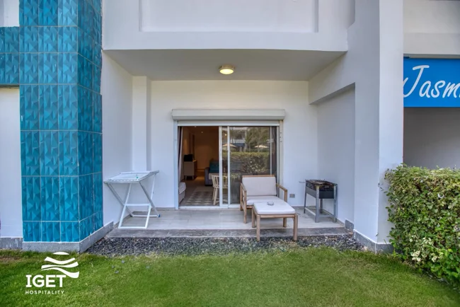Image of Luxury Serviced Apartment with Direct Sea & Pool Views